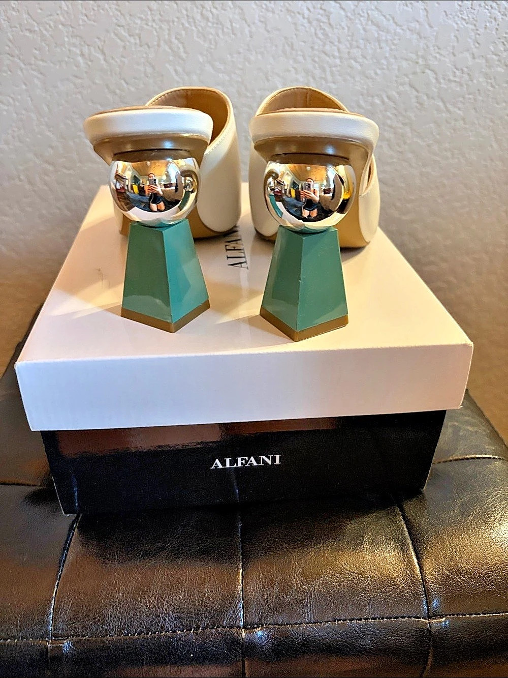 ALFANI Stephanie Sculptural Heel Mules in White & Green Like New